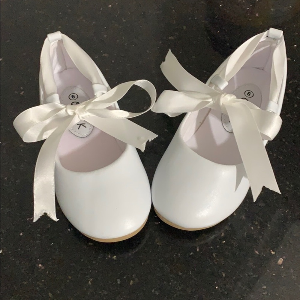 🎄White Shoes